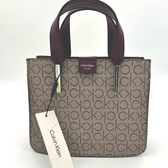 CALVIN KLEIN - Audrey Crossbody Bag - Picture 3 of 11